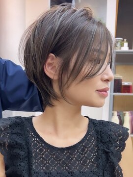 ラフ 新宿(Laff) Laff 新宿 大人可愛い 20代30代40代 ショートボブ 丸みショート