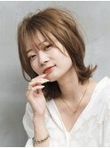 くすみアッシュベージュ×ふわっと外ハネボブ