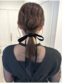 お呼ばれアレンジ結婚式ヘアセットローポニーベロアリボン冬小顔