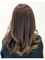 アンベリールフルー(EMBELLIR fleur) 毛先軽やか大人ロング　３０代４０代５０代