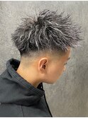 ホワイトメッシュツイストスパイラルパーマフェードカット短髪
