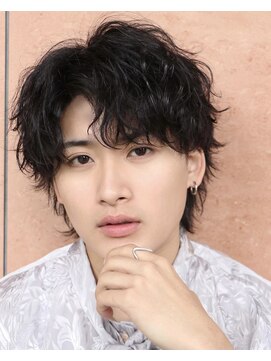 オーシャントーキョーウエスト 心斎橋 (OCEAN TOKYO WEST) 波巻きパーマツイストスパイラルパーマセンターパートウルフ