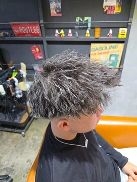 アノ(Ano.) 大分メンズパーマカットスキンフェードツイストホワイトメッシュ