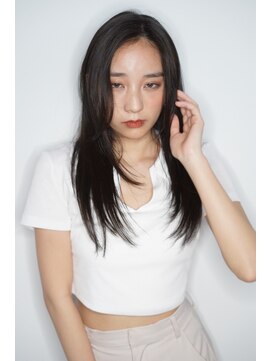 ルフュージュ バイ プロデュース 相模大野店(Refuge by Produce) 暗髪/レイヤーカット/長めバング