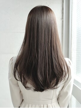 スージー(Suzy) 柔らかグレージュ◎艶間ロング