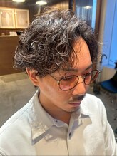 クラン バイ ナチュラル(clan by Natural)&nbsp;大人メンズ好印象スタイル/束感パーマ/ウェットヘア/リッジ感
