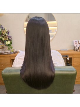 リタ(lita) 大人女性のための艶髪ストレート｜髪質改善トリートメント