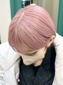 イギー(igggy) マッシュショート ケアブリーチ ハイトーン ピンクベージュ