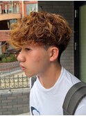 メンズ刈り上げマッシュスペインカールハイライトカラー