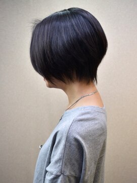 ヘアスタジオヘーフリヒ(HAIR STUDIO HoFLICH) ☆ひし形ラインで綺麗ボブ・襟足は残したい方へ☆