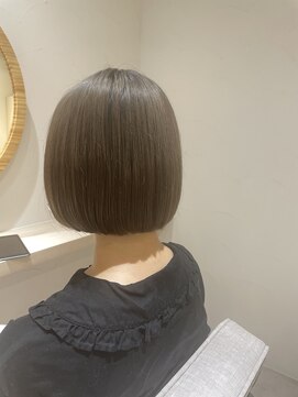 ヒトトセ(Hitotose) 首長効果のあるあごラインボブ