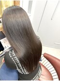 【広がりを抑え艶の出るグレーブラウン】髪質改善メテオカラー