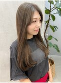 くすみベージュ×ぷつっとロング