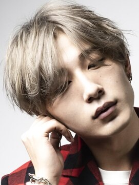 オーシャントーキョー ホワイト 原宿(OCEAN TOKYO WHITE) ハイトーン　センターパート　金髪