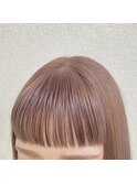 眉上バングにピンクベージュ