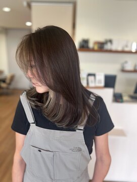 レアーリ(le ali) ハイライトで作るフェイスフレーミング