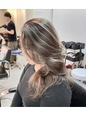 マチルダボブ前髪ハイライトグレージュ