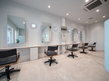 ダイアモンドリリー(Diamond Lily)の雰囲気（席の間隔が広くてゆったり過ごせる店内　一宮/ブリーチ/髪質改善）