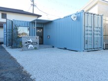 グリーグリー(Gree gree)の雰囲気（パステルブルーのコンテナのお店です）