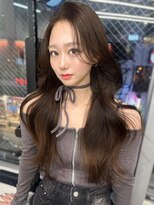 ユーフォリア 渋谷グランデ(Euphoria SHIBUYA GRANDE)&nbsp;顔周りカット 小顔カット センターパート 10代20代 美髪 艶髪