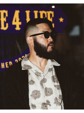 カムレイドフォーライフ(COMRADE 4 LIFE) クロップ ハイフェード スキンフェード　担当松尾