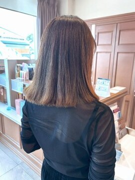 ナオシ トレス 富雄店(nao*c tres) 外ハネミディ【奈良市】