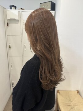 エイチ 梅田(H) ミルクティーベージュボブグレージュアンブレラカラークラゲヘア