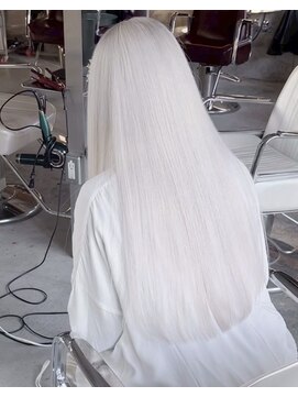 ラッドルーム(LAD ROOM.) White color/エフェクトブリーチ/ケアカラー/ブリーチカラー