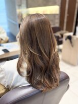 グランド ソシエ 御影店&nbsp;白髪活かし × 大人可愛いレイヤーカット