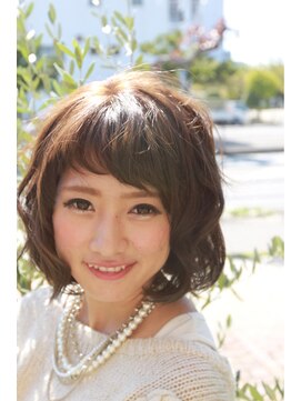 ノべリ(novere) 固い髪のふんわりカット