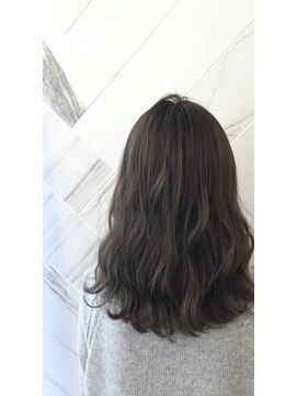 ジーナ 銀座中央通り(Zina) 【Zina　銀座中央通り】イメチェン耳かけ×フォギーベージュ