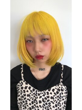 レム(LEM) ビビットイエローカラー×柔らかボブ