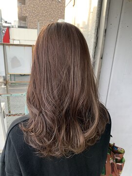 エミュー(emue) 大人かわいい　ハイライトカラー　ラベンダーベージュ　木ノ下