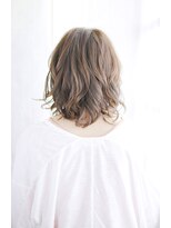 シュシュット(chouchoute)&nbsp;斜めバングデザインカラーシルキーベージュグレージュカラー/177