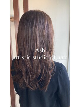 アッシュ アーティスティック スタジオ オブ ヘア(Ash artistic studio of hair) 透明感ベージュ