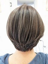 ヘアーデザインムーヴ(Hair design MOVE)&nbsp;白髪ぼかしハイライト　ショート