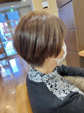 ヴィサージュクルー(VISAGE crew) コンパクトの中にも丸さのおるショートデザイン！