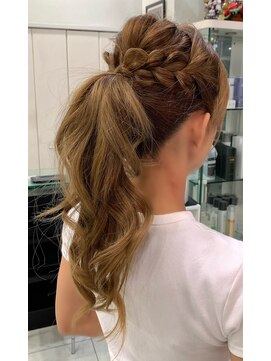 アヴソリューク(Absoluk) ヘアセット