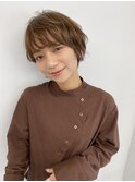 大人かわいいフェザーショートスタイル