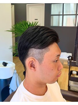 スタンドアップ(Stand up) 【美容師×理容師 Wライセンス】2ブロック バーバースタイル