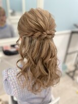 ホワイト 東京新宿店(White) キレイめハーフアップ