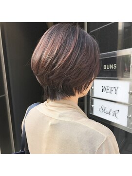 デフィー(DEFY) ナチュラルなショートスタイル