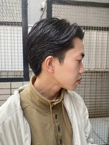 ウェルネス(Wellness) 刈り上げないセンターパートかきあげメンズスタイル