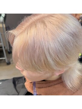 メンズサロン ガウディ 三宮店(men's salon Gaudi) ホワイトピンクカラー×メンズウルフカット