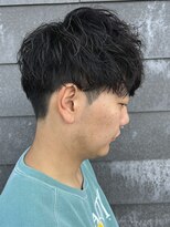 ヒュイル バイ ニアウ(Hwyl by Niau) シャドウパーマメンズマッシュカット波巻きスパイラルパーマ