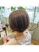 ◇ハイライトが映える丸みショート