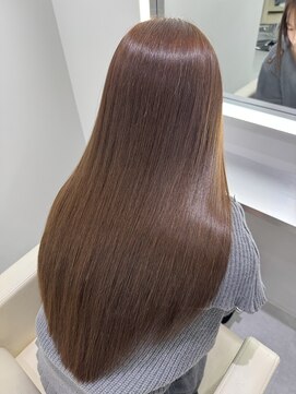 テイス 新宿(TACE) [ 美髪/ワイドバング/ホワイトブロンド/イメチェン/新宿]