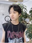 こなれ感ある黒髪マッシュ
