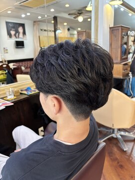 シャンプーボーイアネックス(SHAMPOO BOY Annex) センターパート　フェザーパーマ　佐世保