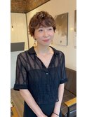 品よく決まるナチュラルショートパーマ/茅ヶ崎